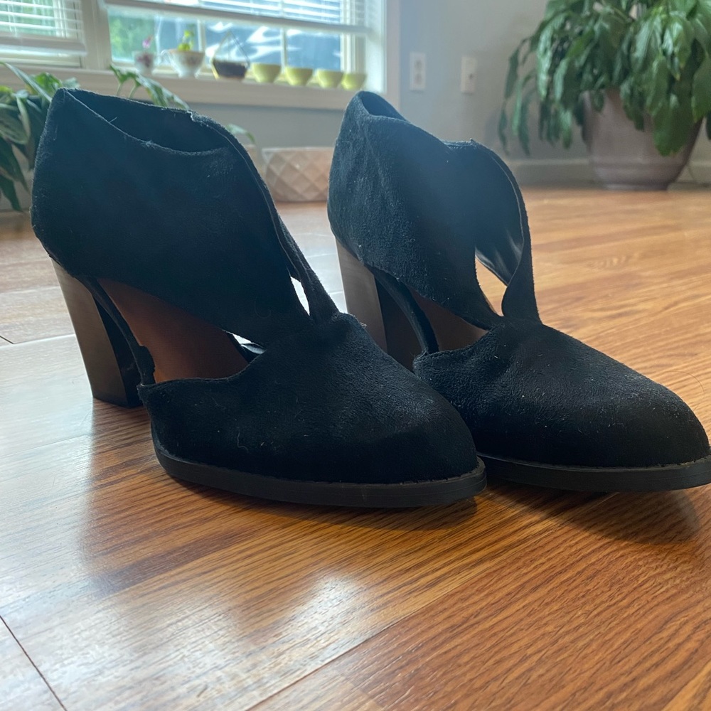 Cato Black Faux Suede Block Heels - Size 11
